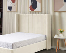 Load image into Gallery viewer, 4’6 Kildare fabric bed in cream