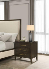 Load image into Gallery viewer, Hampshire bedside locker