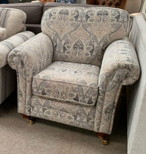 Load image into Gallery viewer, Royal fabric Armchair