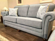 Load image into Gallery viewer, Royal fabric Armchair