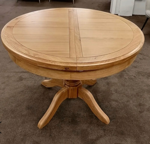 Saoirse 1.1m – 1.5m Extendable Round Dining Table