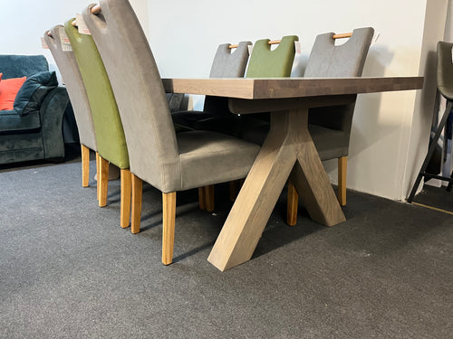 Pederson Y leg Oak Table